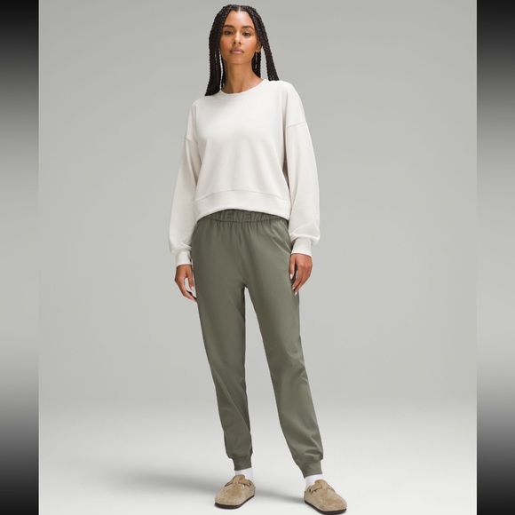 Perfectly Oversized Cropped Crew - Picture 2 of 11